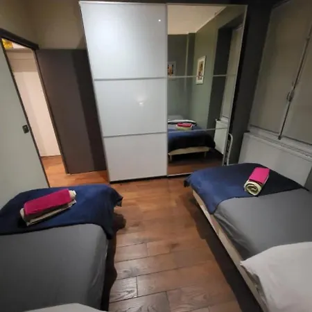 2 Bed 16th Arrondissement Trocadero For6 *